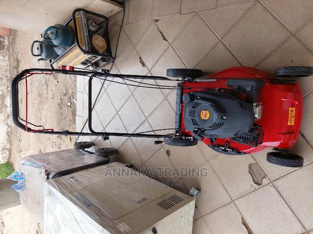 Power Lawn Mower · Photo 3
