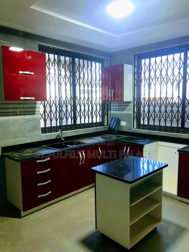 5bdrm House in Adenta for Sale · Photo 7