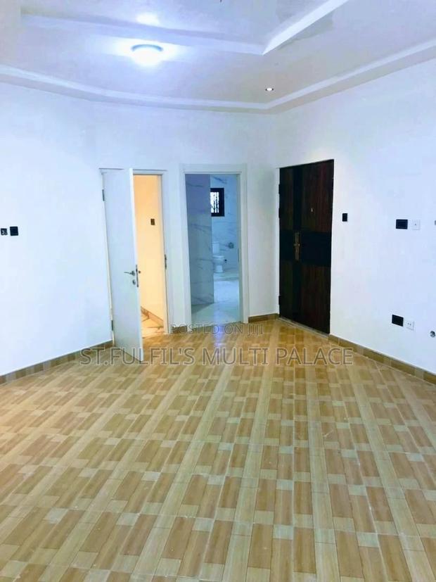 5bdrm House in Adenta for Sale · Photo 6
