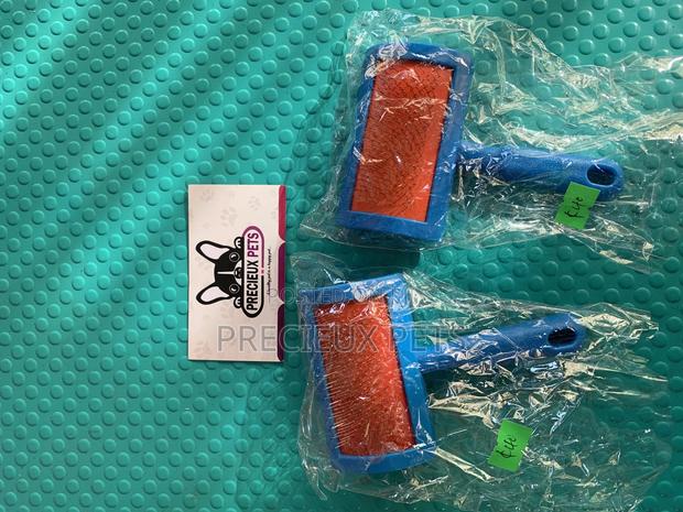 Toy Dog Silicon/Plastic Brush · Photo 1