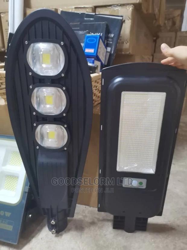 90W Solar Street Light · Photo 1