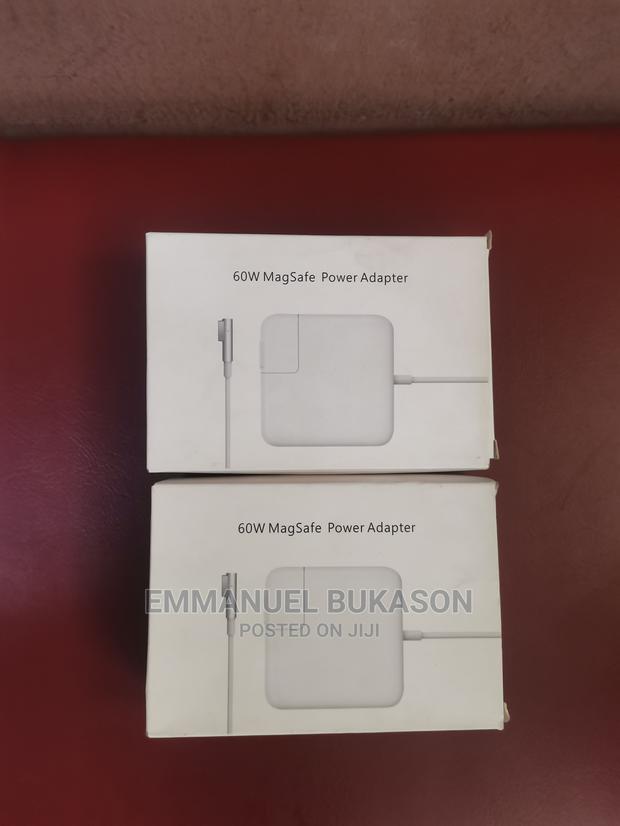 Macbook Pro 60w Charger · Photo 1