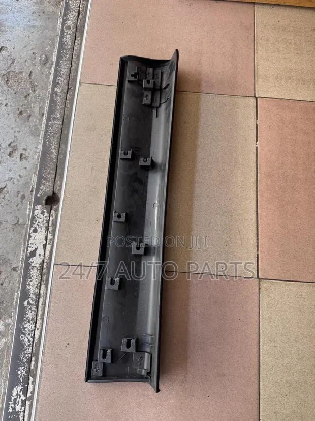 Mazda CX 5 Door Moulding 17 - 21 · Photo 1