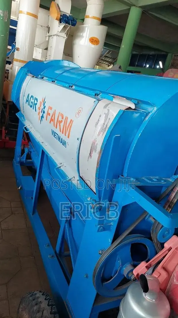 Paddy or Rice Thresher ( Vietnam Agro Farm) 18hp 
Diesel · Photo 1