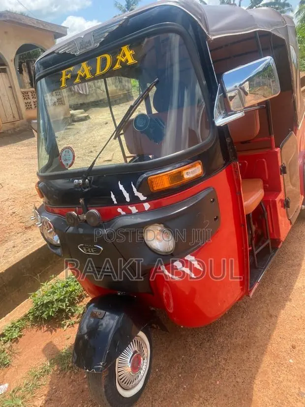 Bajaj 2026 Red · Photo 1