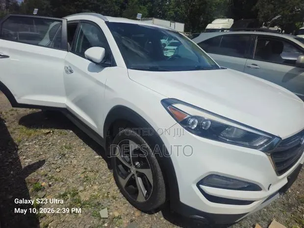 Hyundai Tucson Limited AWD 2017 White · Photo 3