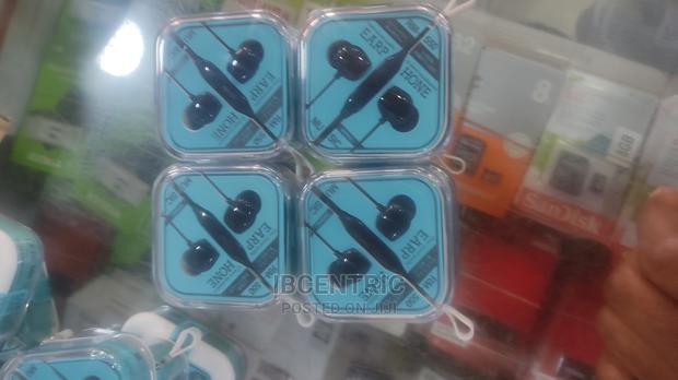 Remax in Ear Wired Earphone · Photo 2