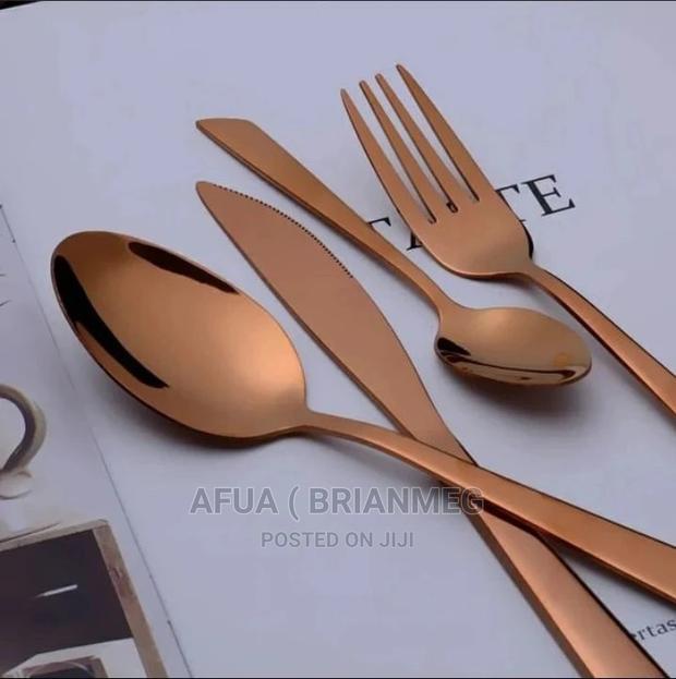 Gold Cutlery Set 24pis · Photo 2