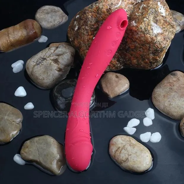 G-Spot Sucking Vibrating Sex Dildo · Photo 1