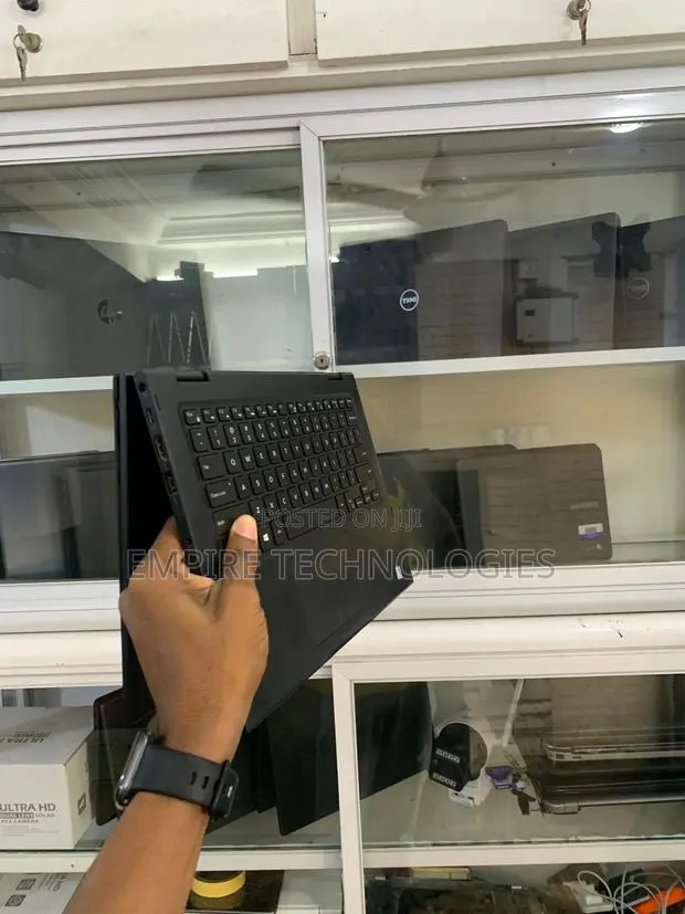 Laptop Dell Latitude 3390 8GB Intel Core i5 SSD 256GB · Photo 1