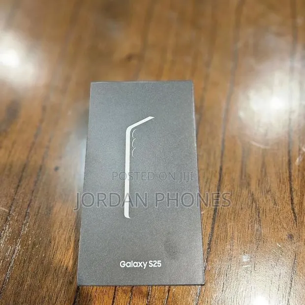 New Samsung Galaxy S25 256 GB Silver · Photo 1