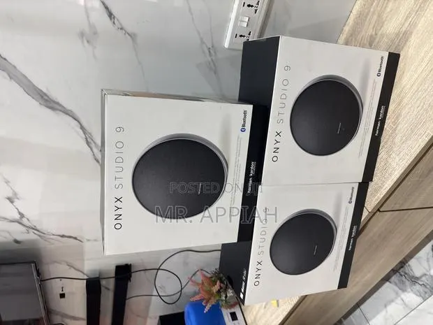 Quality Harman Onyx 9 Bluetooth Speaker(Black) · Photo 1