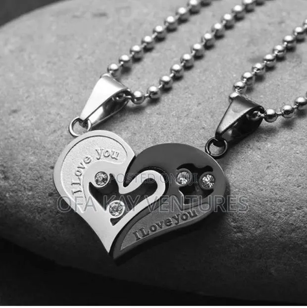 Love Heart Couple Necklace · Photo 1
