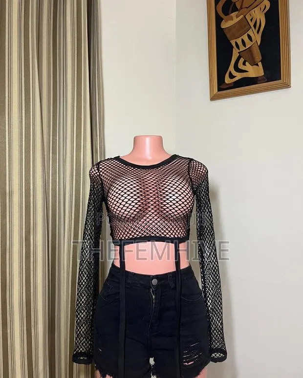 Cover Up Crop Top Thrift · Photo 1