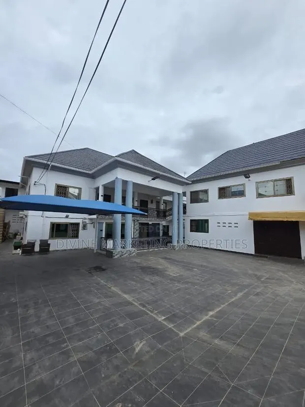 10bdrm House in Before Exhibition for sale · Photo 1