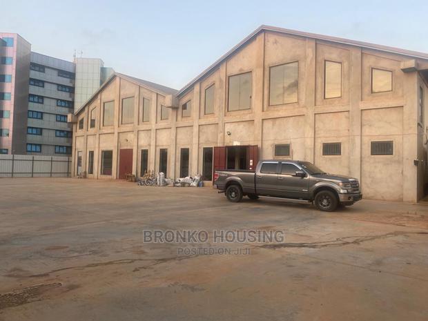 Warehouse With Office Space for Rent · Photo 2
