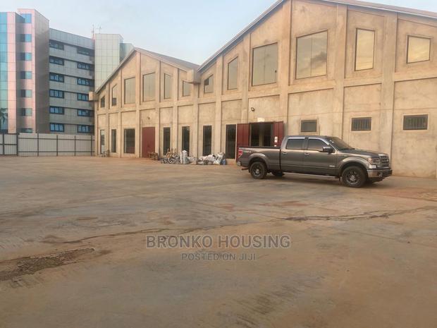 Warehouse With Office Space for Rent · Photo 3