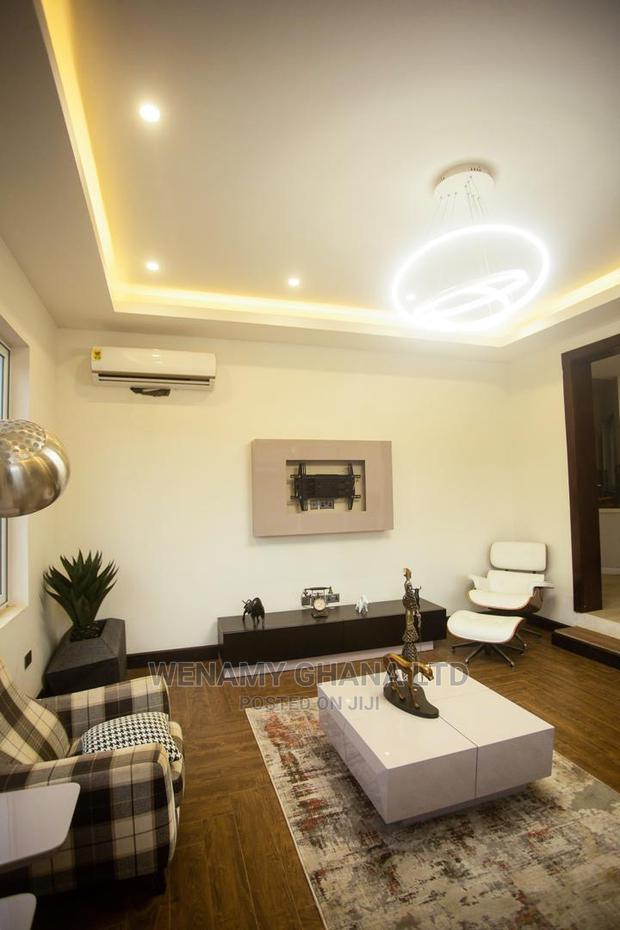 Furnished 5bdrm House in Community 25, Tema Metropolitan for Sale · Photo 4