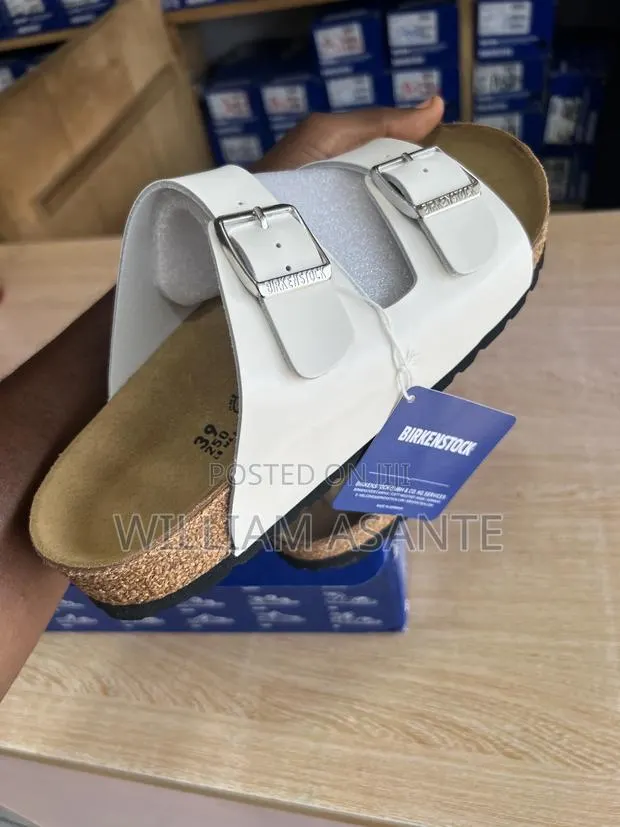 White Birkenstock Arizona · Photo 1