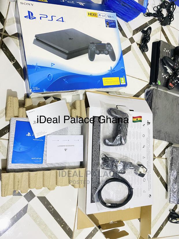 Pre- Owned New PS4 Slim · Photo 4