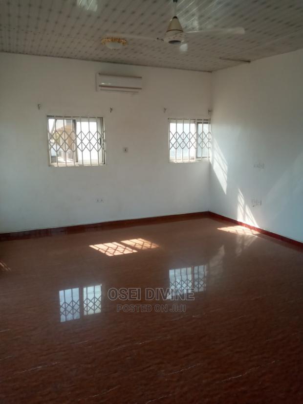 Neat 2-Bedrooms S/C Apartment Dansoman · Photo 2