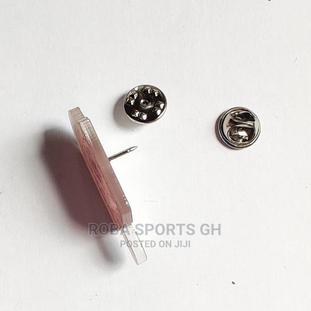 Manchester Lapel Pin · Photo 2