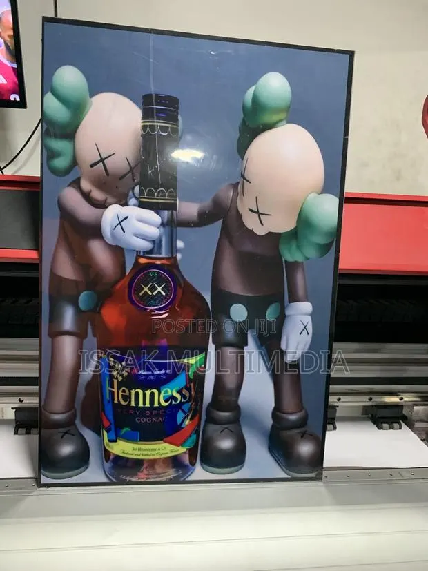 Kaws Wall Art Holding Hanessy · Photo 1