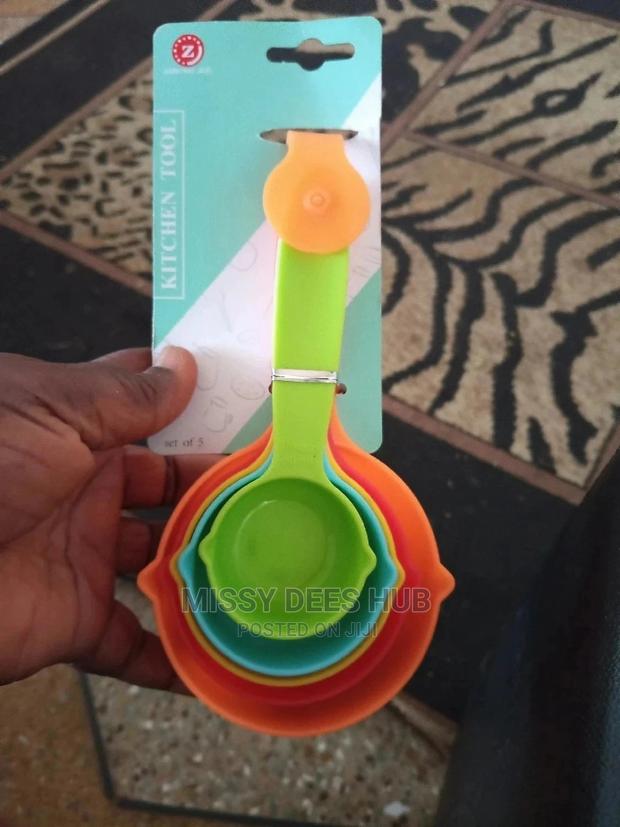 Multi-Coloured Measuring Spoons (5pcs) · Photo 8