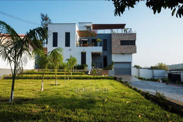 5bdrm Duplex in Dr Roko, Dome for sale · Photo 5