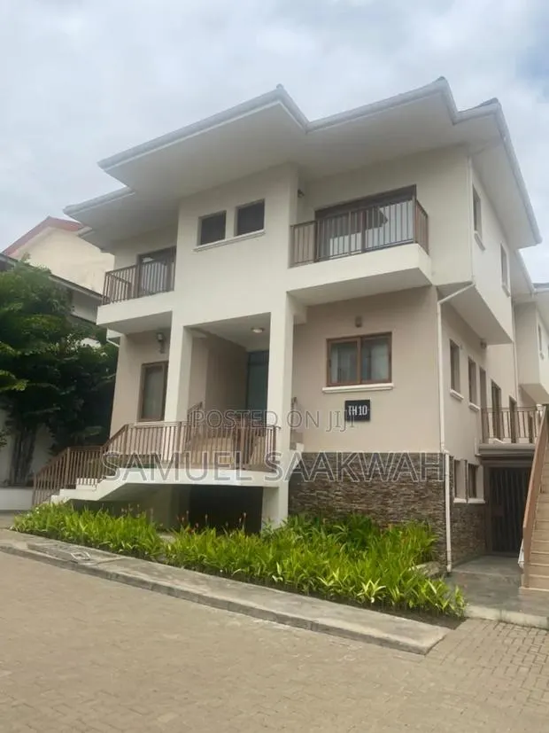 Furnished 5bdrm Duplex in Cantonment, Cantonments for rent · Photo 1