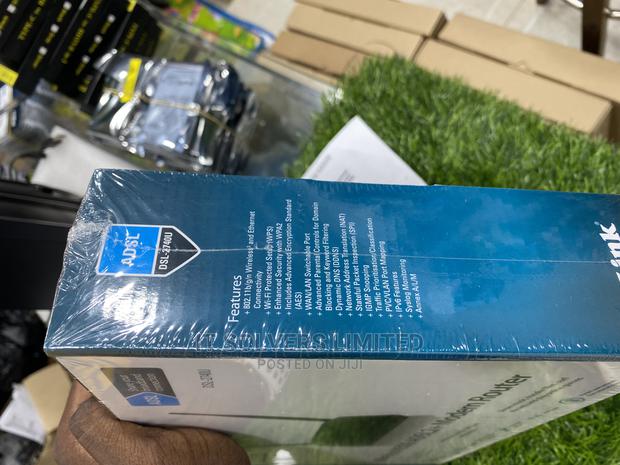 Wireless N300 ADSL2+ Modem Router · Photo 3