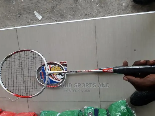 Original Badminton Racket and Ball at Cool Price · Photo 1