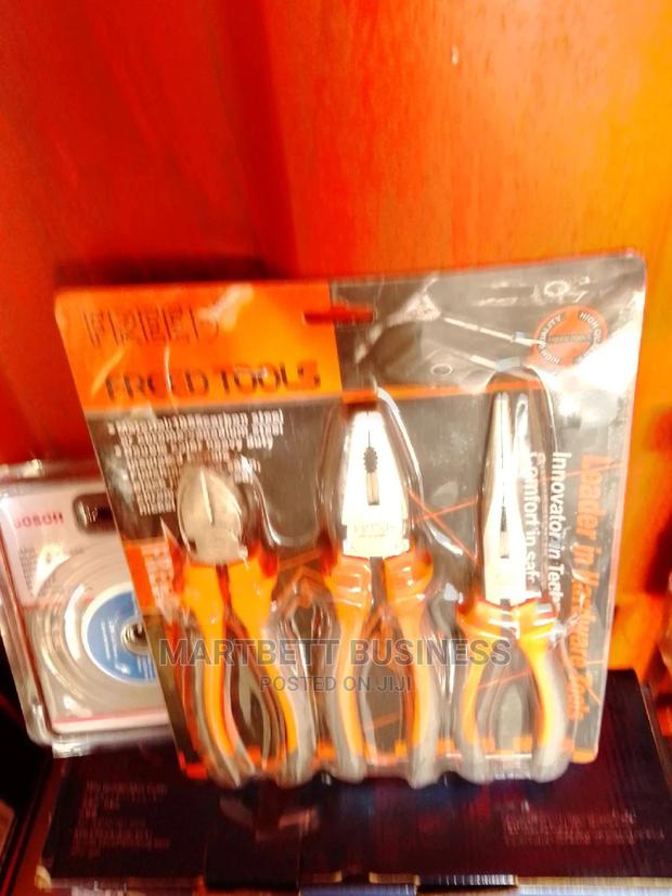 3 Set of Pliers · Photo 2