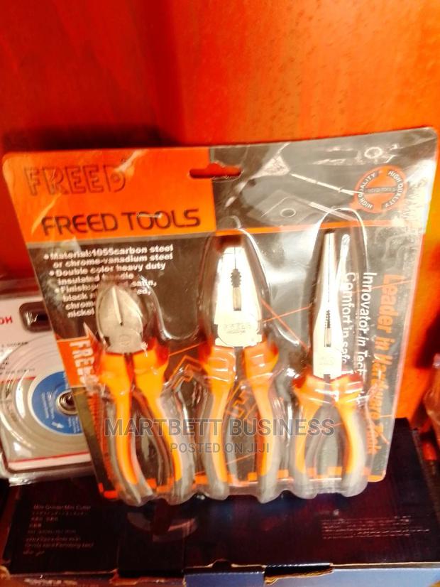 3 Set of Pliers · Photo 1