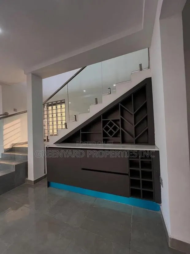 4bdrm House in Adenta for sale · Photo 4