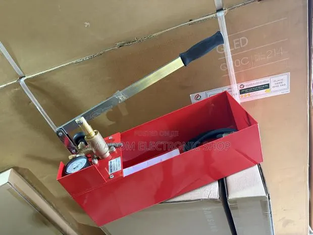 Heavy Duty Hand Test Pump With Maximum Pressure 10 Mpa · Photo 1
