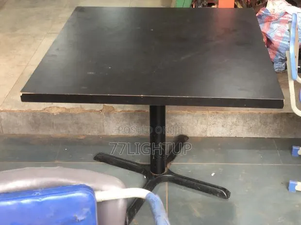 Black Table · Photo 1