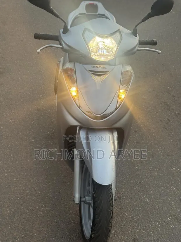 Honda 2017 Gray · Photo 1
