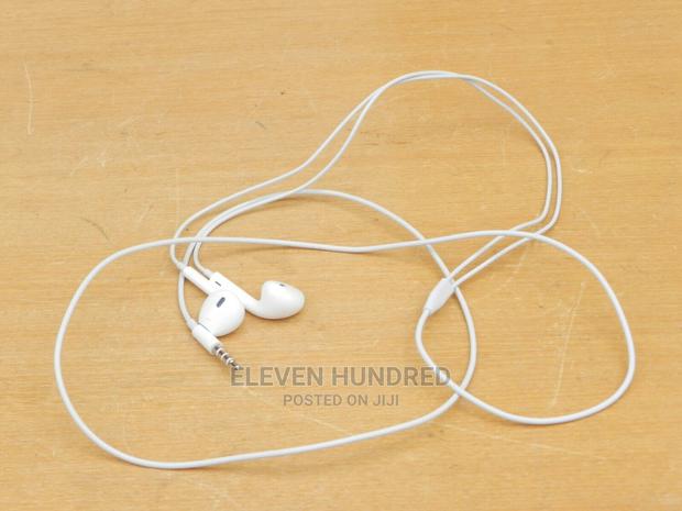 Earpods for All 3.5mm Jack Phones · Photo 2
