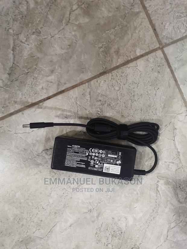 Dell Small Pin Original Charger · Photo 1