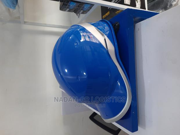 Delta Plus Safety Helmet · Photo 3