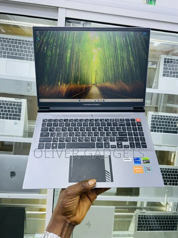 Laptop Vision Computer 16GB Intel Core i7 SSD 512GB · Photo 1