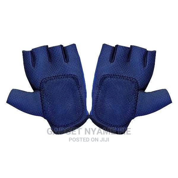 Training Gloves · Photo 2