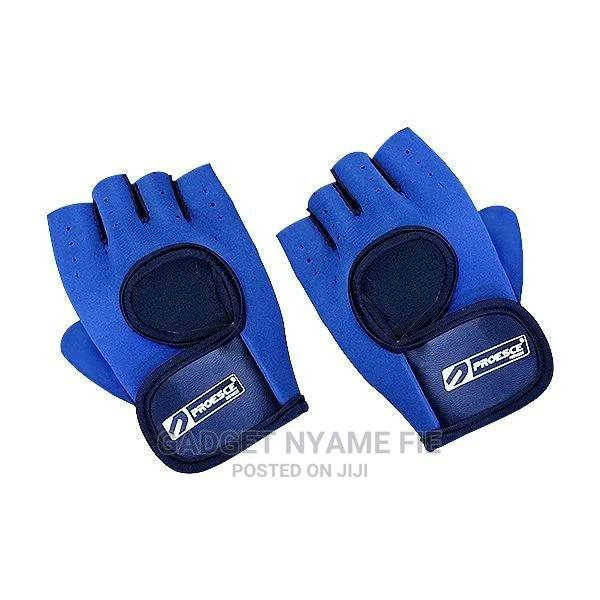 Training Gloves · Photo 3