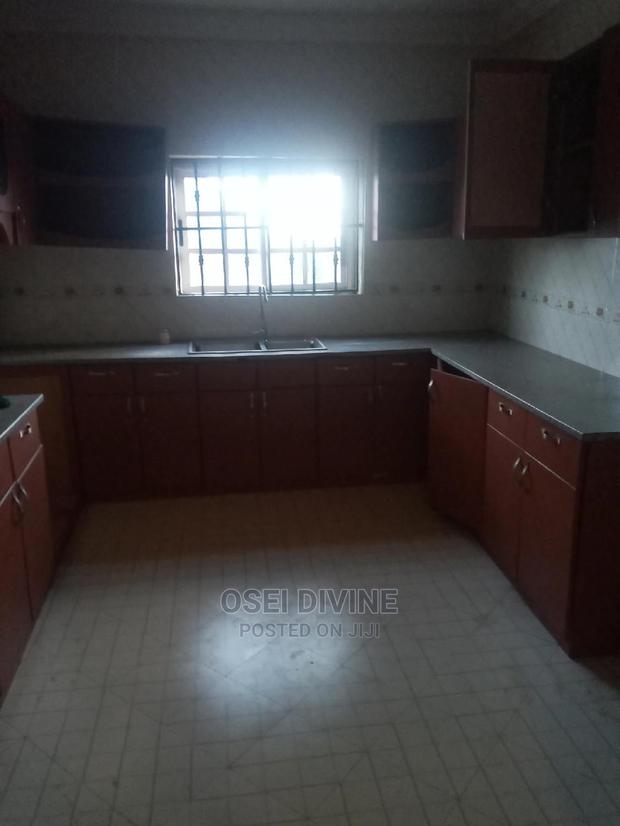Exe 2-Bedrooms Apartment Dansoman Roundabout · Photo 4