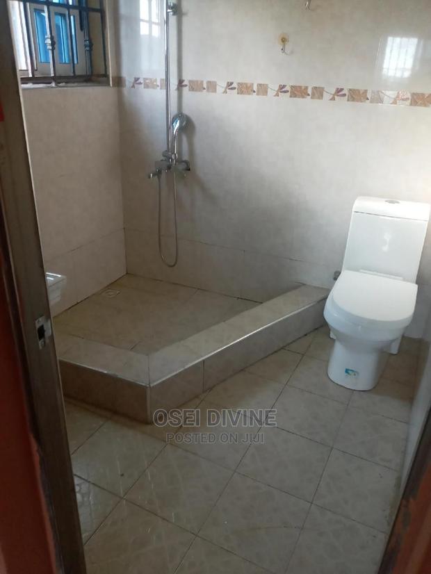 Exe 2-Bedrooms Apartment Dansoman Roundabout · Photo 3