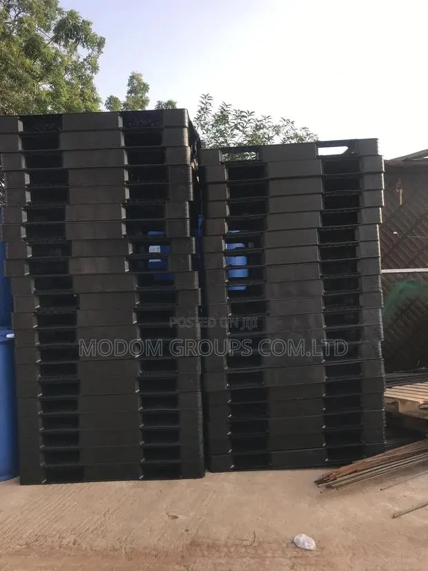 Plastics Pallets For Sale · Photo 1