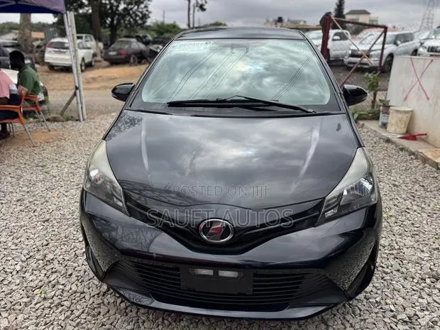 Toyota Vitz 1.3 AWD 5dr 2015 Black · Photo 1