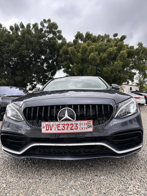 Mercedes-Benz C300 2016 Gray · Photo 1