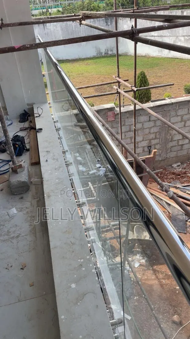 Bolt and Nut Balustrade · Photo 1